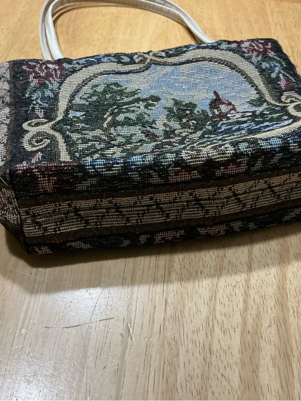 Tapestry-Style Scenic Tote Bag in Multicolor - Picture 3 of 4